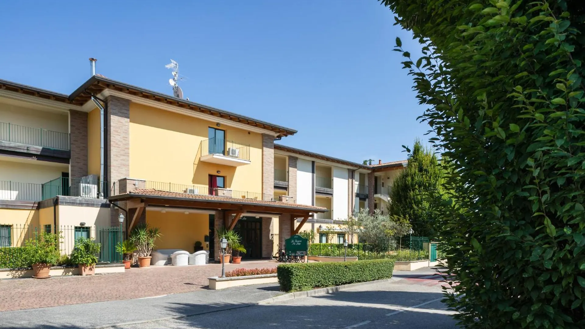 Aparthotel Le Terrazze Sul Lago Apartments Padenghe sul Garda