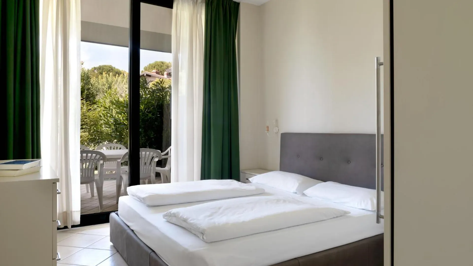 Aparthotel Le Terrazze Sul Lago Apartments Padenghe sul Garda