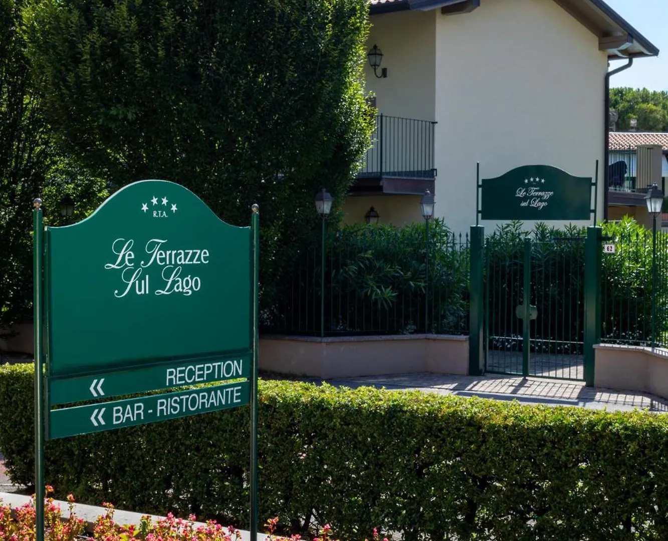 Le Terrazze Sul Lago Apartments パデンゲ・スル・ガルダ